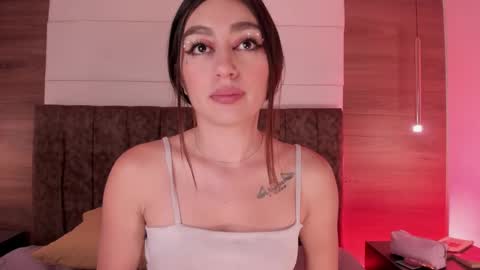 Snapshot of lilly_blear chatting on 09-19-25, 12:17 lilly online show from 09-19-25, 12:17