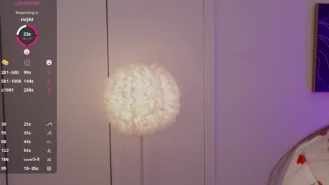 Lilly Colins online show from 02-28-25, 06:52