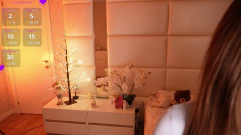 Lilly Colins online show from 02-13-26, 07:32