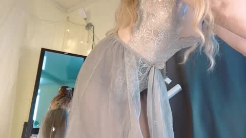 Snapshot of lilly_cooperr534616 chatting on 02-01-25, 09:11 Lilly online show from 02-01-25, 09:11
