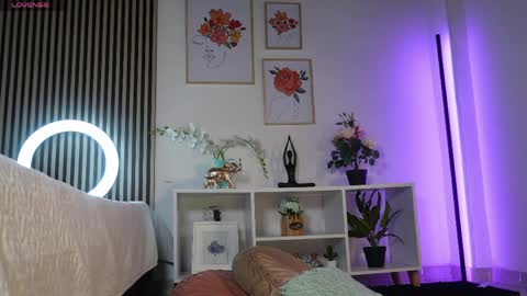 Sofia online show from 04-12-26, 01:16