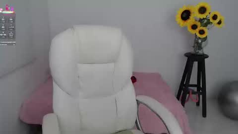 Lilly online show from 09-19-25, 02:29