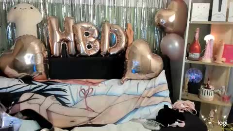 lilly_sweet02 online show from 12-17-25, 12:05