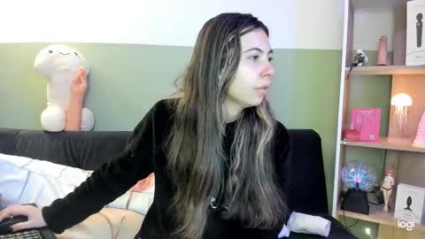lilly_sweet02 online show from 02-14-26, 01:57