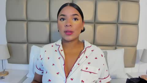 Snapshot of lilly_williamss chatting on 05-11-26, 03:34 Lilly online show from 05-11-26, 03:34