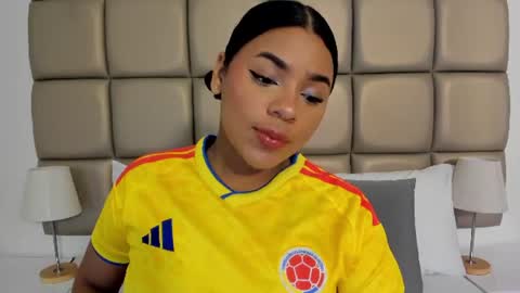 Snapshot of lilly_williamss chatting on 06-12-26, 04:11 Lilly online show from 06-12-26, 04:11