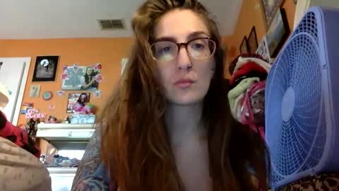 Snapshot of lillylushabae chatting on 05-25-26, 08:59 hi guys im back on here 3 online show from 05-25-26, 08:59