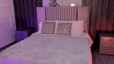 Lilly Ortiz online show from 03-12-26, 07:42