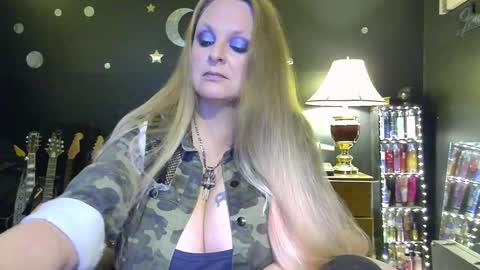 Lillyth Eden online show from 12-17-24, 04:34