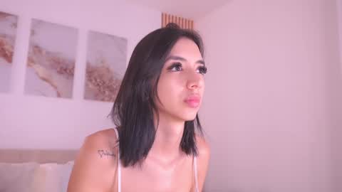 Lilly Thompson  online show from 01-24-25, 05:21