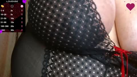 Snapshot of lillytitsxxx chatting on 09-17-25, 08:10 Lilly online show from 09-17-25, 08:10