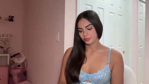 Snapshot of lillyxq chatting on 04-09-26, 06:19 lilly online show from 04-09-26, 06:19