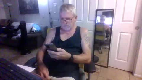 Snapshot of lilpackage69 chatting on 10-17-25, 02:37 lilpackage69 online show from 10-17-25, 02:37