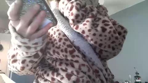 Snapshot of lilsirenluna chatting on 03-03-26, 04:46 Luna online show from 03-03-26, 04:46