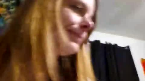 Snapshot of lilsirenluna chatting on 03-11-26, 07:25 Luna online show from 03-11-26, 07:25