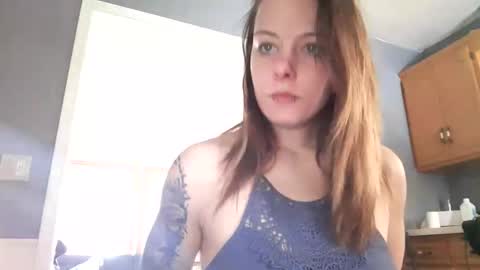 Snapshot of lilsirenluna chatting on 03-12-26, 05:19 Luna online show from 03-12-26, 05:19