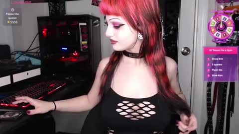 Snapshot of lilsuccubus666 chatting on 03-03-25, 12:15 Jinx Pierrot online show from 03-03-25, 12:15