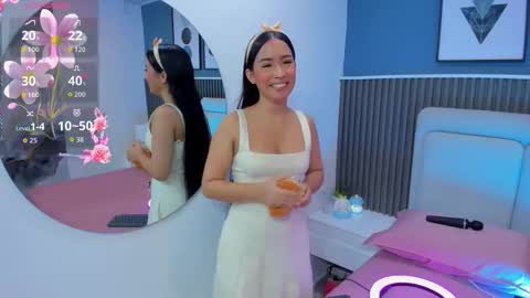  lily  online show from 11-19-25, 03:39