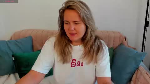 Lily online show from 08-02-26, 01:04