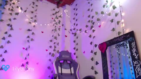 Snapshot of lily_bunny_1 chatting on 02-24-25, 07:41 Fansly LilyBunny- help me reach 50 thumbs up online show from 02-24-25, 07:41