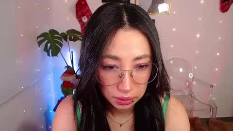 Snapshot of lily_evans_ chatting on 12-13-24, 11:17 just lily online show from 12-13-24, 11:17