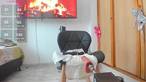 Snapshot of lily_evil chatting on 02-25-26, 07:01 online show from 02-25-26, 07:01