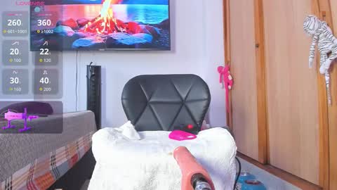 Snapshot of lily_evil chatting on 03-09-26, 04:00 online show from 03-09-26, 04:00