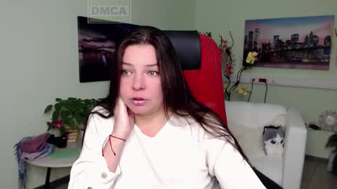 Lily online show from 11-05-25, 04:45