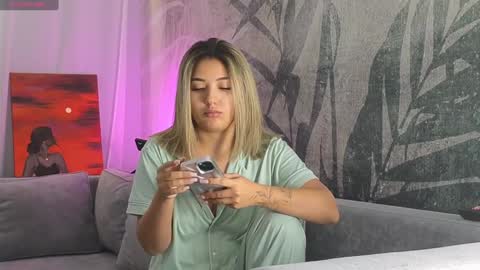 Lily online show from 12-10-24, 07:26