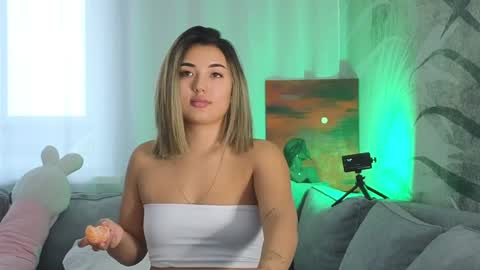 Lily online show from 01-23-25, 07:32