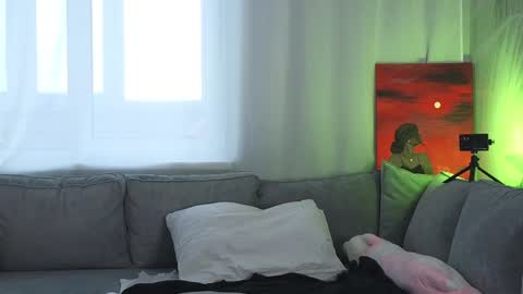 Lily online show from 02-05-25, 11:02