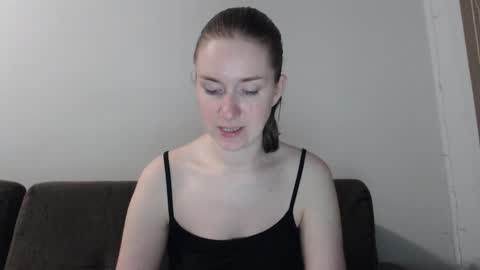 lily_love_x online show from 10-15-25, 09:48