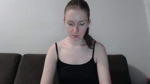 lily_love_x online show from 04-28-26, 11:21