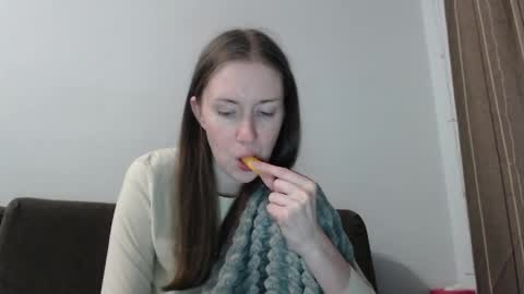lily_love_x online show from 05-27-26, 01:57
