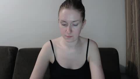 lily_love_x online show from 06-10-26, 12:44
