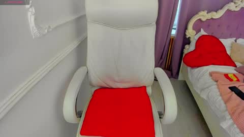 Lily online show from 04-10-26, 03:39