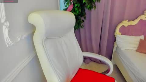 Lily online show from 04-25-26, 05:54