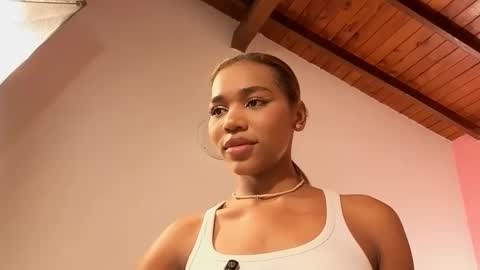 Snapshot of lily_miiller chatting on 09-12-25, 09:04 Lily Miiller online show from 09-12-25, 09:04