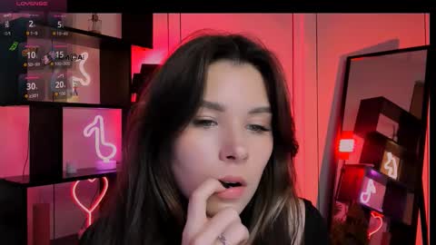 Lily online show from 11-16-25, 07:19