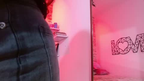 Snapshot of lily_ponce chatting on 04-30-26, 08:57 Lily online show from 04-30-26, 08:57
