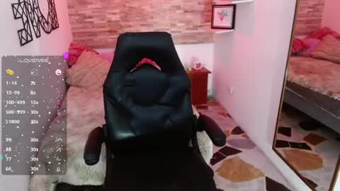 Snapshot of lily_ponce chatting on 06-05-26, 08:36 Lily online show from 06-05-26, 08:36