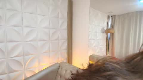 Snapshot of lily_rousee_ chatting on 11-21-25, 12:48 Lily Lauren online show from 11-21-25, 12:48