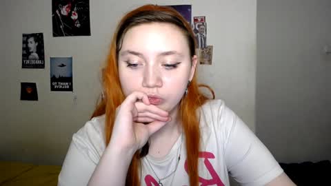 Snapshot of lily_shamy chatting on 01-10-25, 05:26 Alice online show from 01-10-25, 05:26