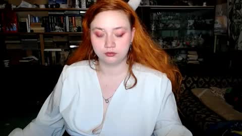 Snapshot of lily_shamy chatting on 09-23-25, 04:10 Alice online show from 09-23-25, 04:10