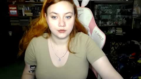 Snapshot of lily_shamy chatting on 09-28-25, 05:18 Alice online show from 09-28-25, 05:18
