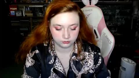 Snapshot of lily_shamy chatting on 10-01-25, 06:25 Alice online show from 10-01-25, 06:25