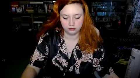 Snapshot of lily_shamy chatting on 10-10-25, 02:38 Alice online show from 10-10-25, 02:38