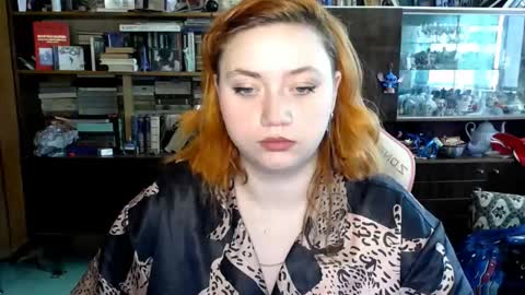 Snapshot of lily_shamy chatting on 10-21-25, 08:48 Alice online show from 10-21-25, 08:48