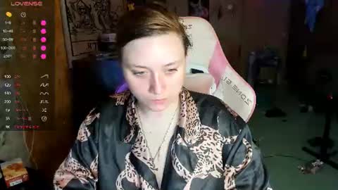 Snapshot of lily_shamy chatting on 07-07-26, 05:50 Alice online show from 07-07-26, 05:50