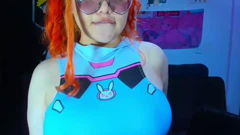Snapshot of lily_stone04 chatting on 10-22-25, 05:19 lily_stone04 online show from 10-22-25, 05:19